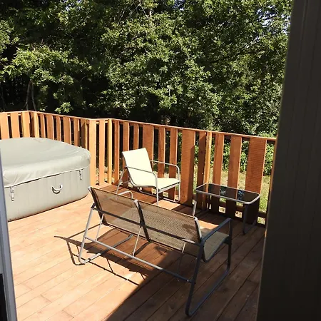 База отдыха Mobil-home Nature Au Coeur Du Perigord Prive Savignac-Ledrier